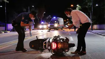 Hatay'da kamyonetle çarpışan motosiklet sürücüsü hayatını kaybetti