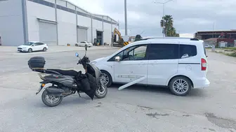 Antalya'da motosiklet ile araç çarpıştı : 1 kişi yaralandı