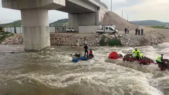 Bursa'da dereyi traktörle geçmek isteyen 10 işçi ölümden döndü