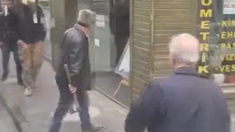 Bursa'da trafikte baltalı saldırı girişimi : Kamyonet sürücüsü otobüs şoförünü tehdit etti