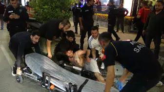 Antalya'da Galatasaraylı bir taraftar, derbi sevinci sırasında bıçaklandı