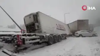 Bitlis'te zincirleme kaza : 4 tır ve 2 otomobil çarpıştı, 5 kişi yaralandı