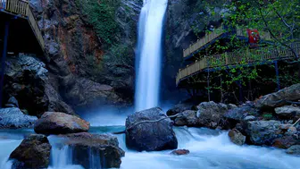 Yağışların ardından Karaçay Şelalesi'nin debisi arttı