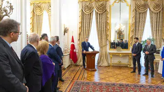 Bakan Fidan, Londra'da Türk iş insanlarıyla bir araya geldi