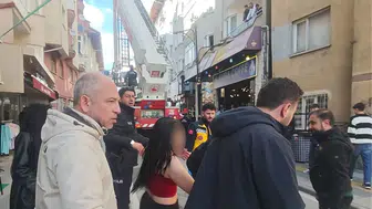 Sivas’ta pencereye çıkan alkollü kadın itfaiye ekiplerince indirildi