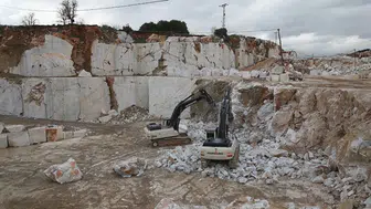 Mermer ocağında dev lastik patladı : Bir gün önce işe başlayan genç işçi hayatını kaybetti