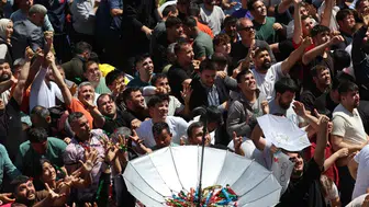 Manisa'da mesir macunu festivali coşkusu : 10 ton mesir saçıldı