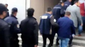 İzmir'de okullara yönelik tehdit operasyonu : 25’i çocuk 30 gözaltı