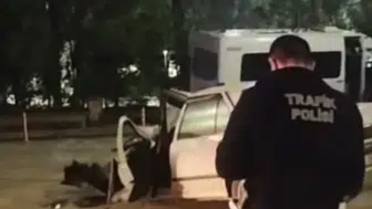 Gaziantep'te işçi servisi ile otomobil çarpıştı : Çok sayıda kişi yaralandı