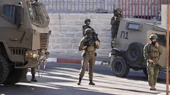 İsrail ordusu 60'tan fazla Filistinliyi gözaltına aldı