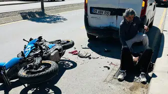 Muğla'da park halindeki araca çarpan motosiklet sürücüsü yaralandı