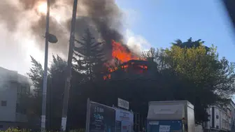 Avcılar'da iki katlı metruk binada yangın çıktı