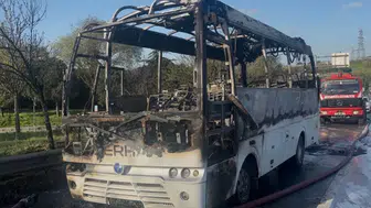 Bayrampaşa’da seyir halindeki minibüs alev alev yandı
