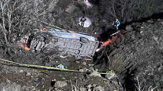 Malatya'da işçi servisi şarampole devrildi : 2 ölü, 10 yaralı