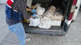 İstanbul ve Adana'da silah kaçakçılığı operasyonu : 5 kişi yakalandı