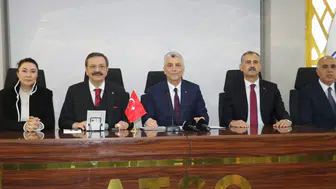 Bakan Bolat Ağrı'da duyurdu : Gürbulak Sınır Kapısı üzerinden ticaret hacmi artacak