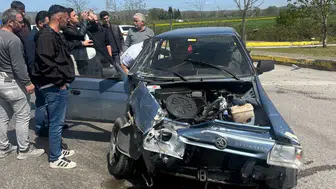 Kocaeli'de otomobil ile yolcu otobüsü çarpıştı : 1 yaralı