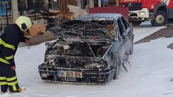 Adıyaman'da seyir halindeki otomobil alev aldı