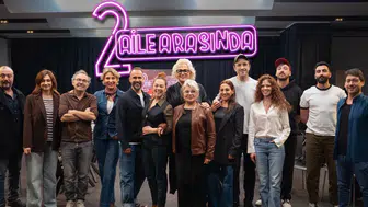 '2 Aile Arasında' filminin okuma provası yapıldı : Dev kadro yeniden bir araya geldi