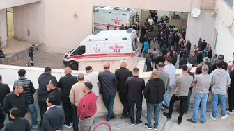 Siirt'te traktörün altında kalan 2 kişi hayatını kaybetti
