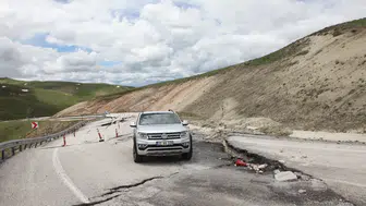 Ahlat-Malazgirt kara yolu ulaşıma kapatıldı