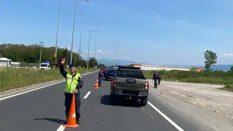 Düzce'de trafik denetimleri : Bin 706 sürücüye cezai işlem