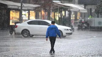 Edirne'de sağanak yağış : Cadde sokaklarda sular birikti