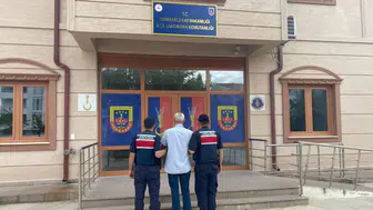 Bilecik'te firari hükümlü operasyonu : 8 yıl 4 ay hapis cezası olan şahıs yakalandı