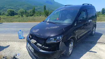 Bursa' da motosiklet ile otomobil çarpıştı, sürücü ağır yaralandı