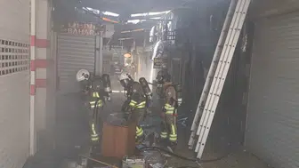 Hatay'da 3 iş yeri alevlere teslim oldu