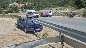 Bodrum’da korkutan kaza : Otomobil çelik bariyerlerin altına girdi