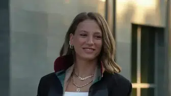 Serenay Sarıkaya Türkiye'yi terk ediyor!