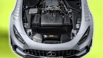 Mercedes-AMG’de V8 motor geri dönüyor : Hibrit motor tepkisi strateji değiştirtti