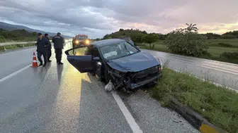 Kastamonu'da seyir halindeki otomobilin tekerleği koptu