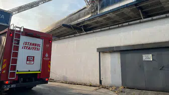 Esenyurt'ta poşet fabrikasında yangın çıktı