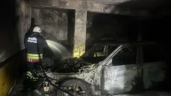 Ordu'da kapalı otoparkta yangın : 3 araç hasar aldı
