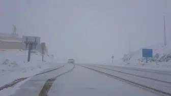 Bayburt-Erzurum kara yolunda mayıs ayında kar yağışı