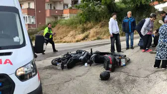 Keşan'da iki motosiklet kafa kafaya çarpıştı : 2 sürücü yaralandı