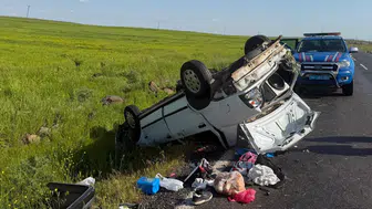 Şanlıurfa'da otomobil şarampole yuvarlandı, 5 kişi yaralandı