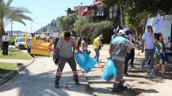 Alanya'da 1 Mayıs kutlamaları sürerken işçiler ise mesaiye devam etti