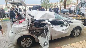 Şanlıurfa'da güneş enerjisi paneli otomobilin üzerine düştü : 1 kişi yaşamını yitirdi