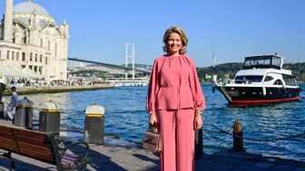 Belçika Kraliçesi Mathilde Ortaköy'ü gezdi