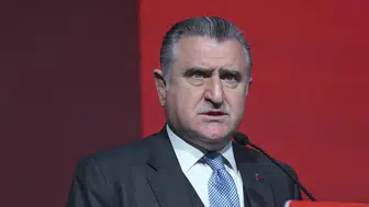 Bakan Bak, Serdar Seymen Hentbol Salonu'nun açılışında konuştu