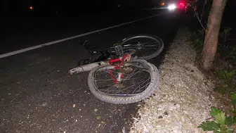 Sakarya'da motosiklet ile bisiklet çarpıştı : 2'si ağır 3 yaralı