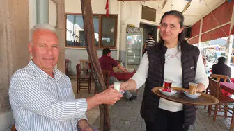 Burhaniye'de kahvehanede yeni alışkanlık : Çay yerine süt