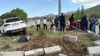 Malatya'da otomobiller çarpıştı : 3 yaralı