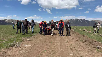Van'da 14 yaşındaki çocuk kayalık alandan düştü