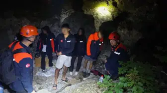 İzmir'de ormanlık alanda kaybolan 4 genç AFAD ve jandarma ekiplerince bulundu