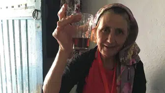 Birlikte yaşadığı kadını sopayla döverek öldürdü