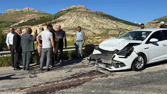 Mardin’de iki otomobil çarpıştı : Mazıdağı-Derik karayolunda trafik kazası